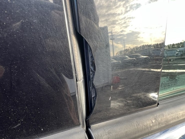 2017-ford-explorer-image-36