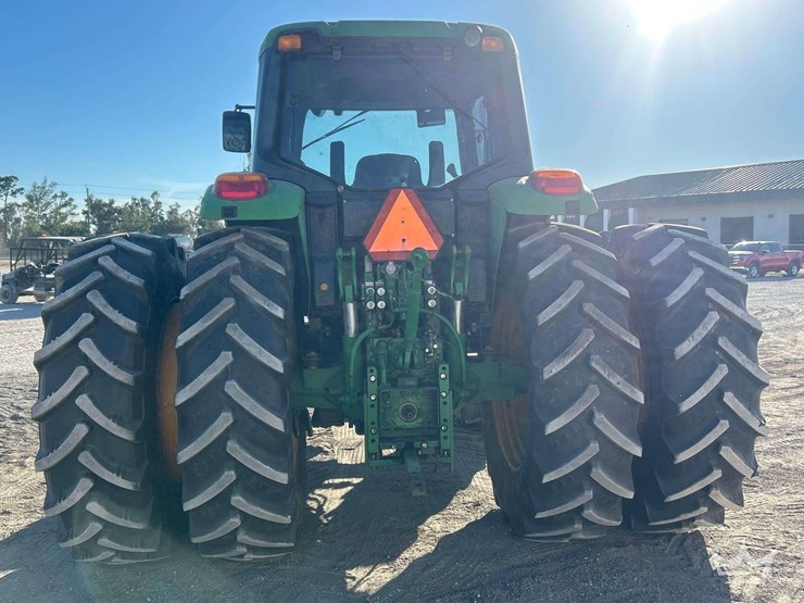 john-deere-7230-131hp-4wd-agricultural-utility-tractor-image-23