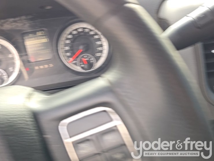 2014-dodge-service-truck-image-103