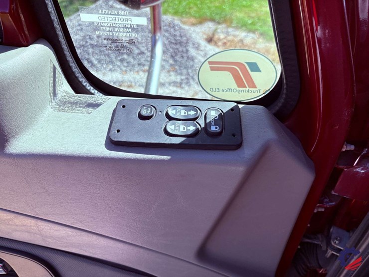 2017-international-prostar-image-83