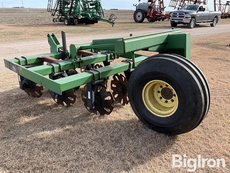 blu-jet-pivot-track-closer-image-7