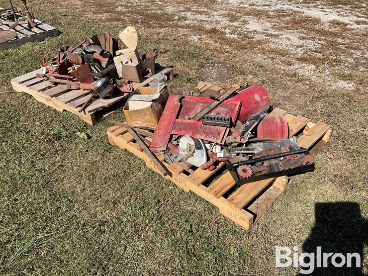 two-pallets-of-misc-tractor-parts-image-5