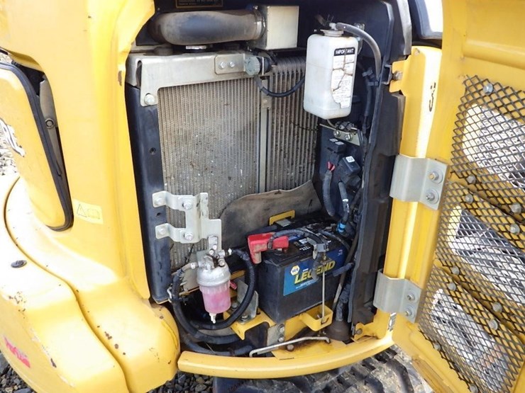 2019-deere-35g-image-16