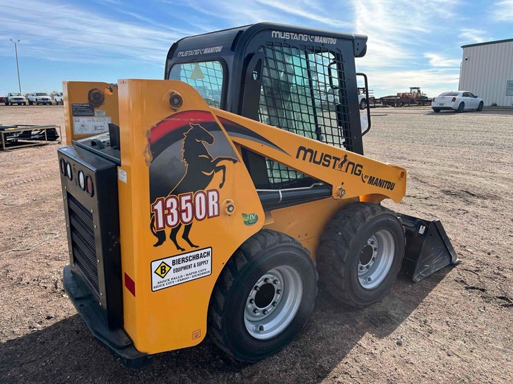 2019-mustang-1350r-image-3