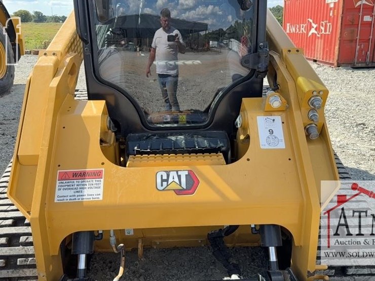2023-caterpillar-289d3-image-11