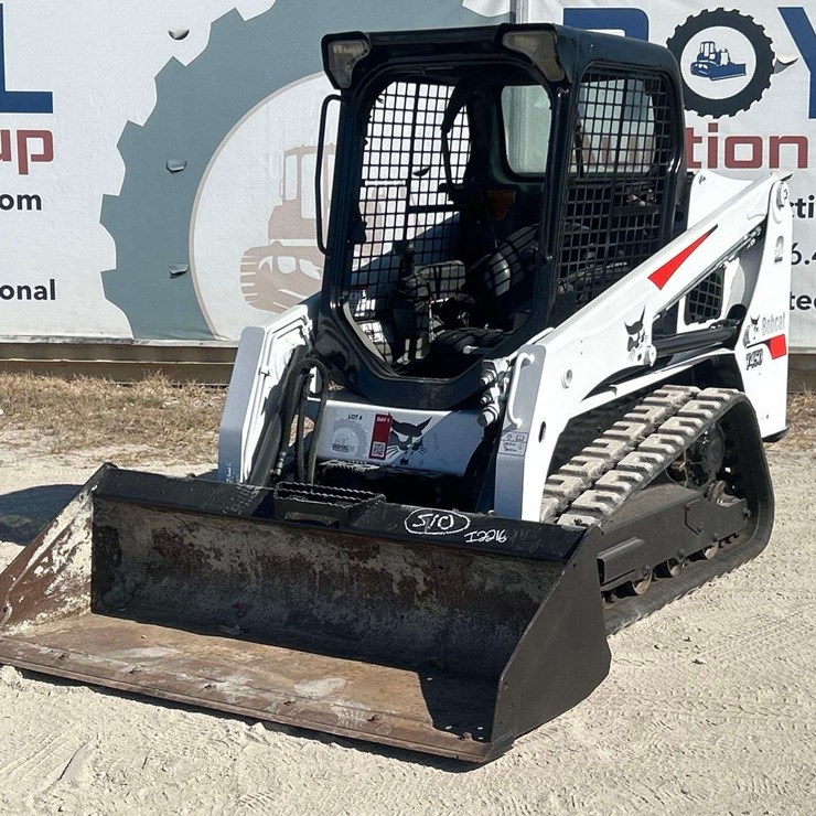 2017 BOBCAT T450