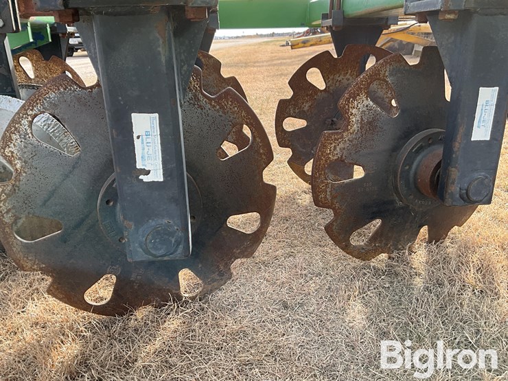 blu-jet-pivot-track-closer-image-14