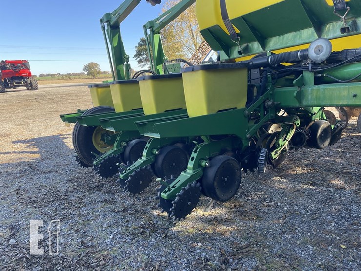 2011-john-deere-1770nt-image-13