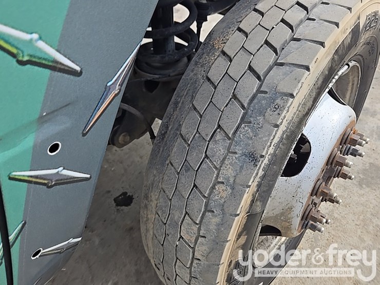 2014-dodge-service-truck-image-44