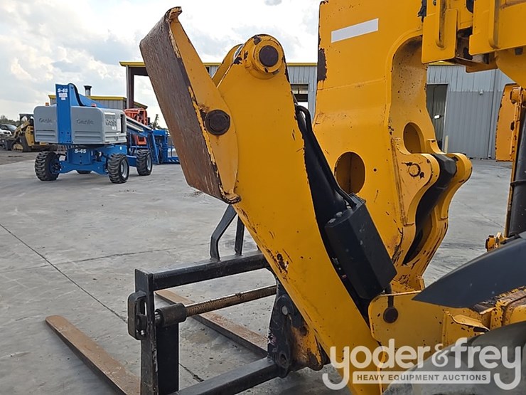 2017-jcb-512-56-image-44