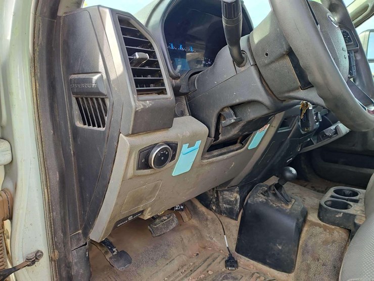 2017-ford-f550-image-28