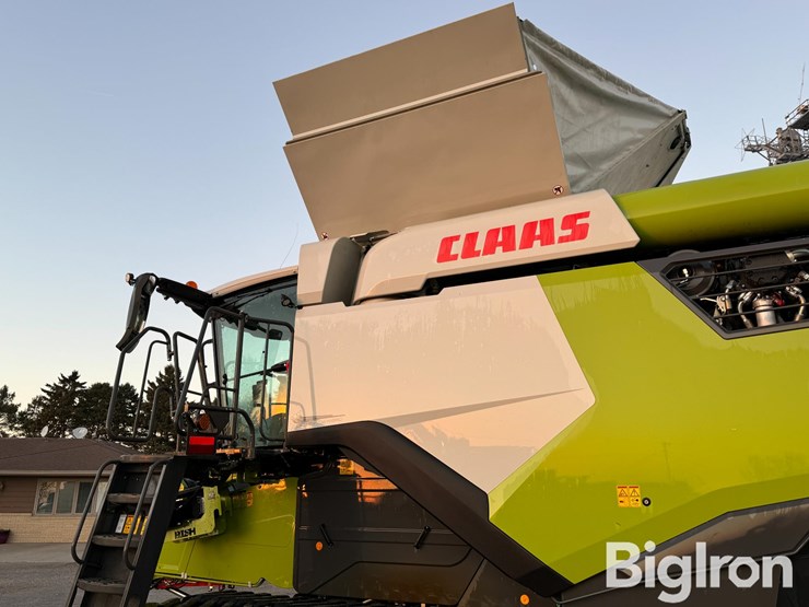 2023-claas-lexion-8700tt-image-13