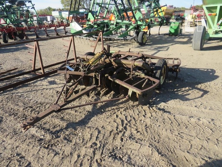 john-deere-8-image-1