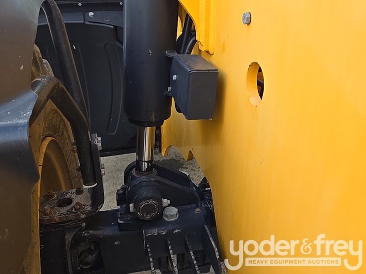 2017-jcb-512-56-image-69