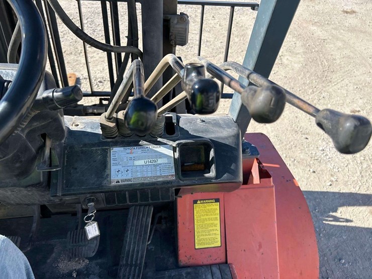 toyota-7fgu35-8,000lbs-forklift-image-21