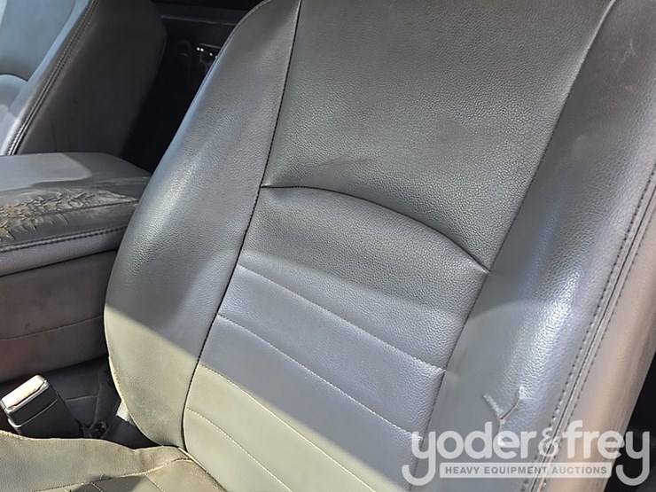 2014-dodge-service-truck-image-84