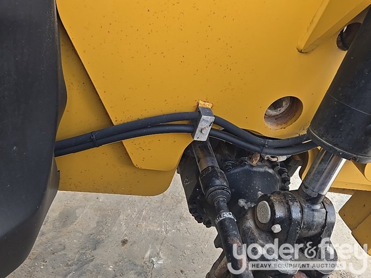 2019-caterpillar-tl1255d-image-59