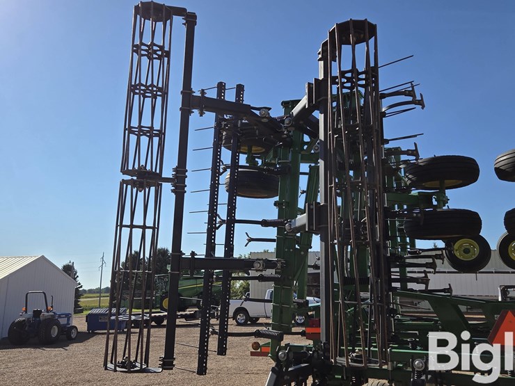 2014-john-deere-2210-image-20