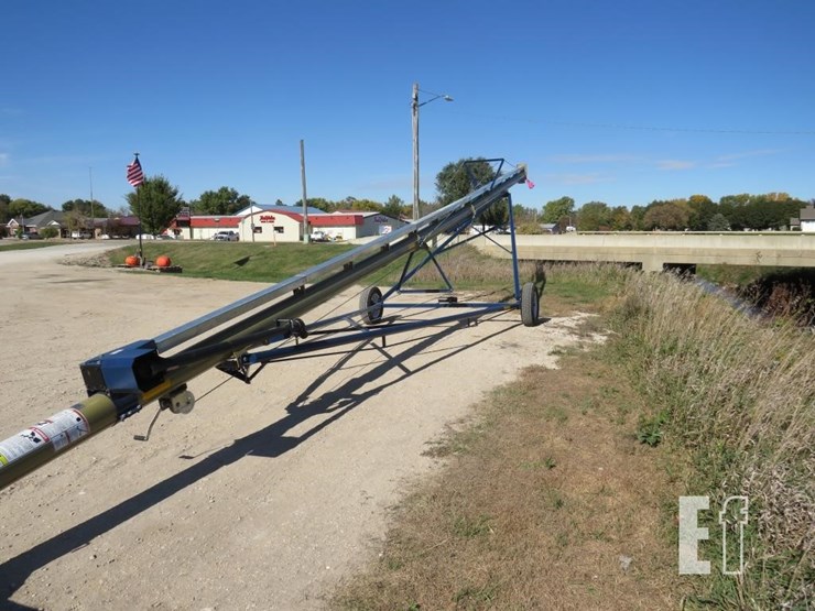 harvest-international-t852-image-1