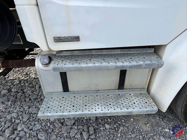 2005-freightliner-m2-business-class-s/a-water-truck-image-36