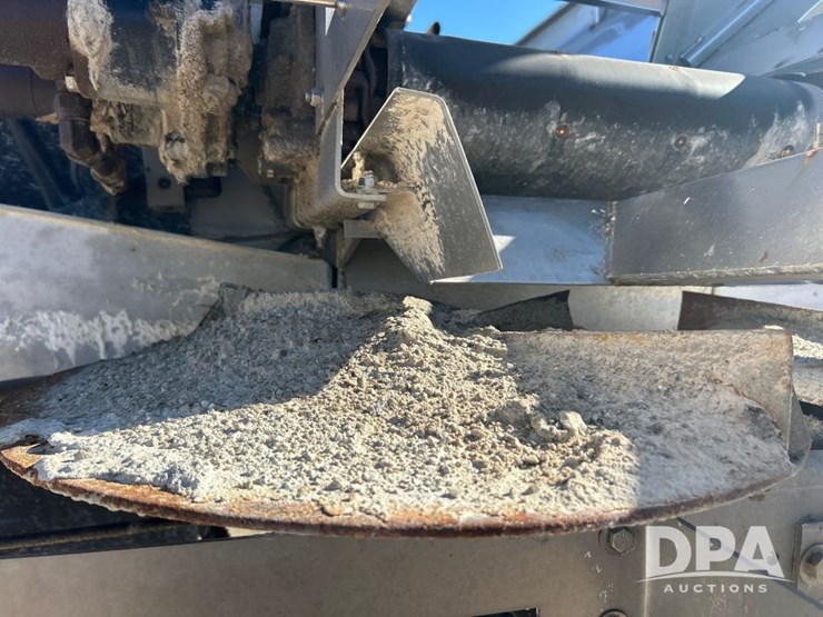 2012-terra-gator-8400b-dry-floater-(ls0482)-image-30