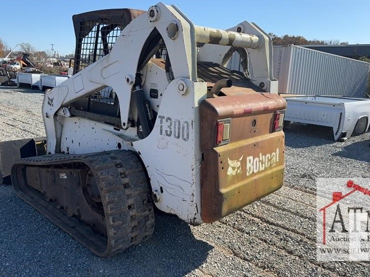 2008-bobcat-t300-image-7