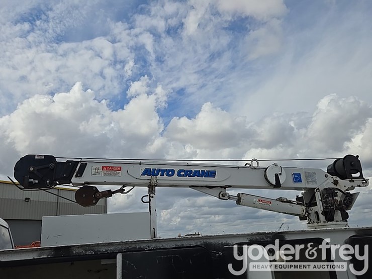 2014-dodge-service-truck-image-9