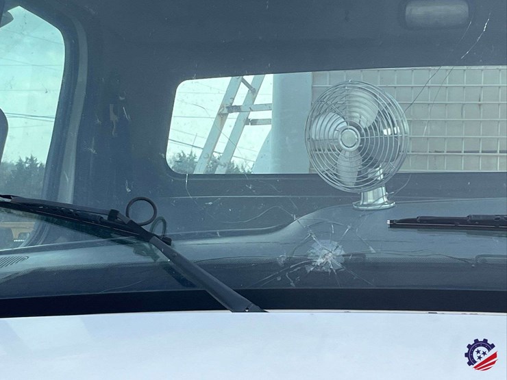 2005-freightliner-m2-business-class-s/a-water-truck-image-15