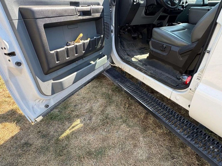 2013-ford-f350-xl-image-26