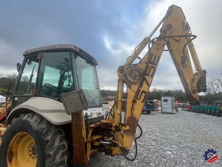 new-holland-575e-image-23