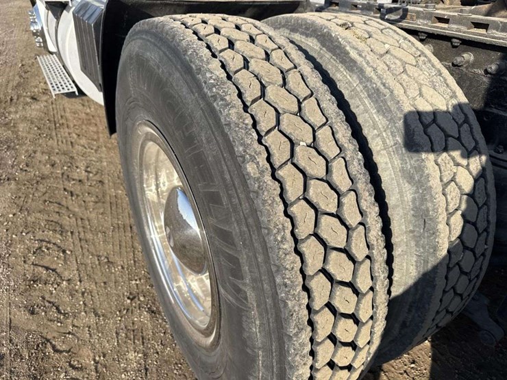 2000-international-9200-image-9