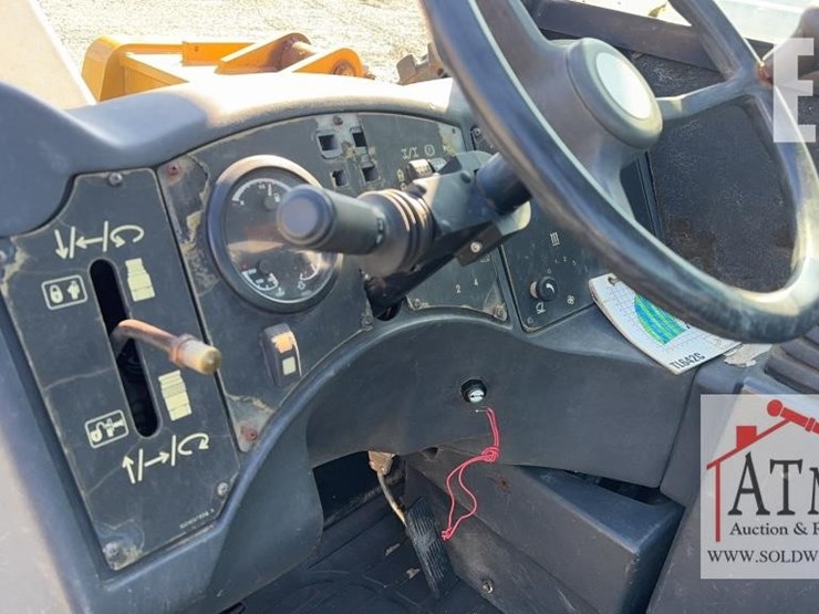 caterpillar-tl642c-image-11