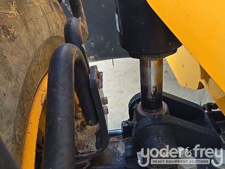 2017-jcb-512-56-image-87