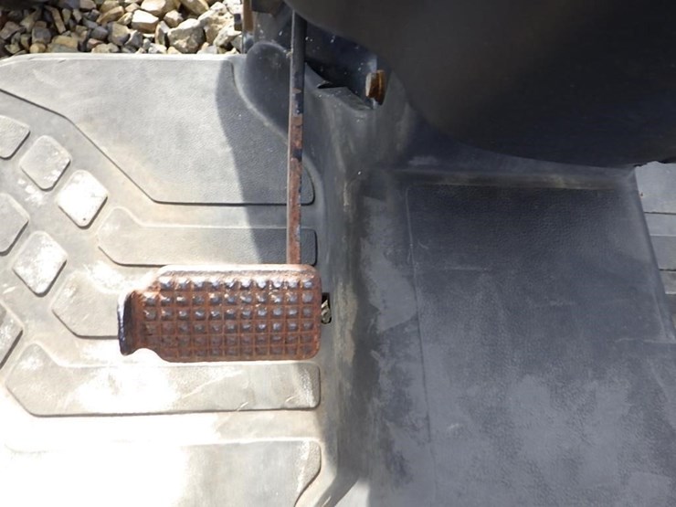 new-holland-tn60a-image-23