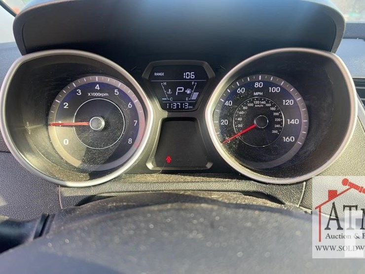 2010-hyundai-elantra-image-16