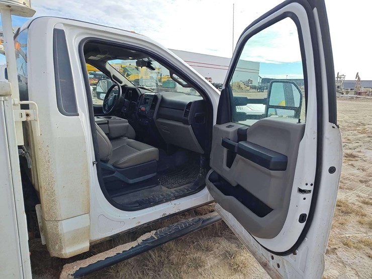 2019-ford-f550-image-46