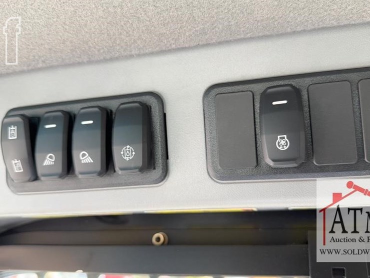 2023-caterpillar-289d3-image-15