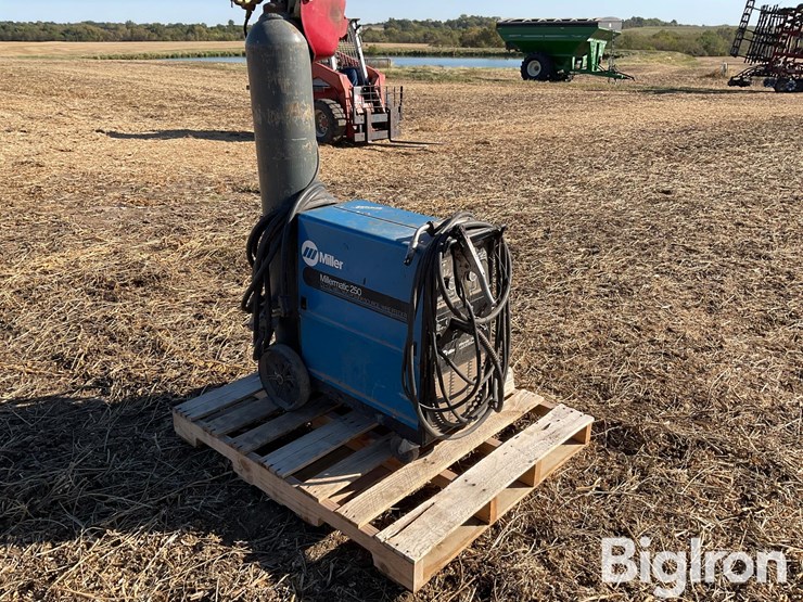 miller-millermatic-250-mig-welder-image-3