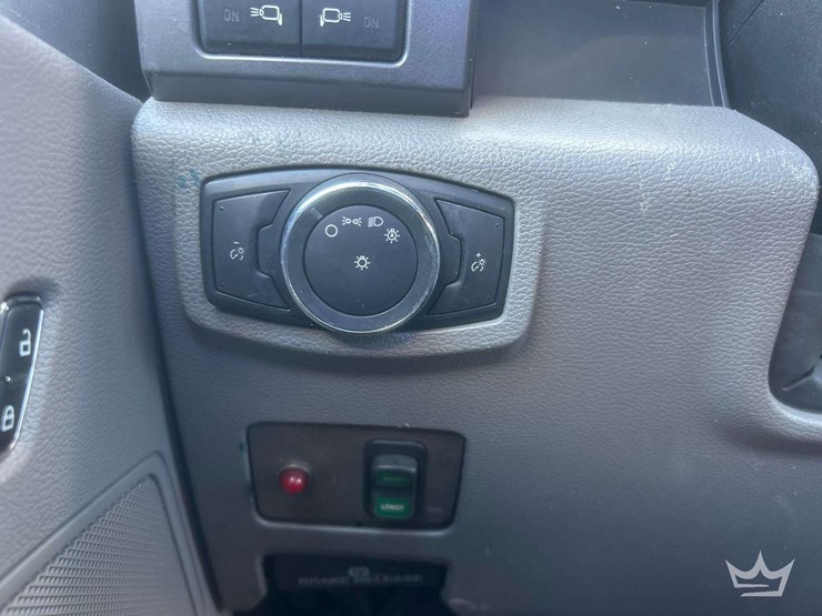 2017-ford-f550-image-17