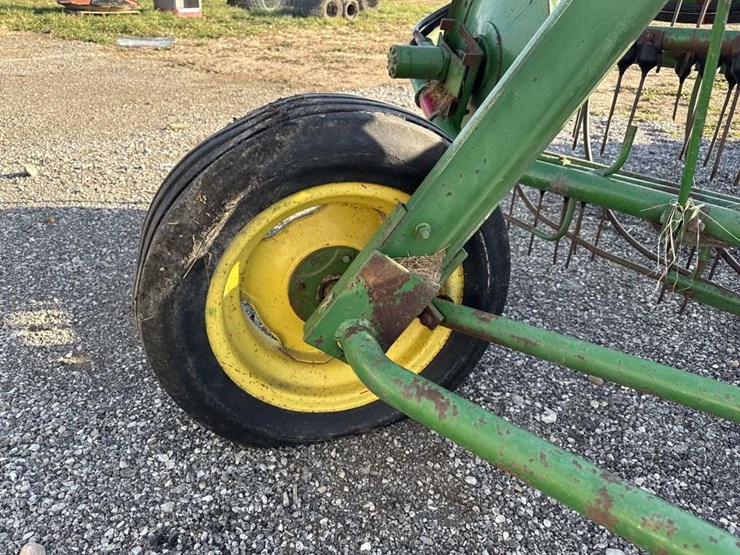 john-deere-672-image-11