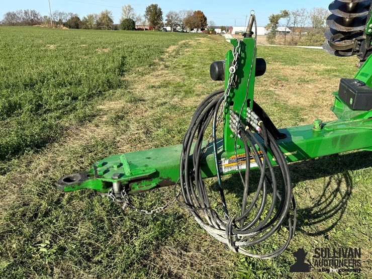 2013-john-deere-2623vt-image-9
