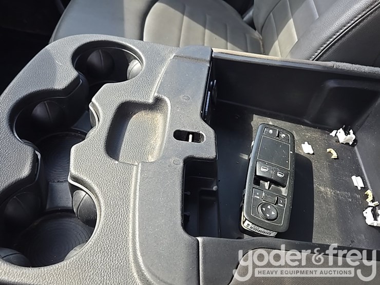 2014-dodge-service-truck-image-92