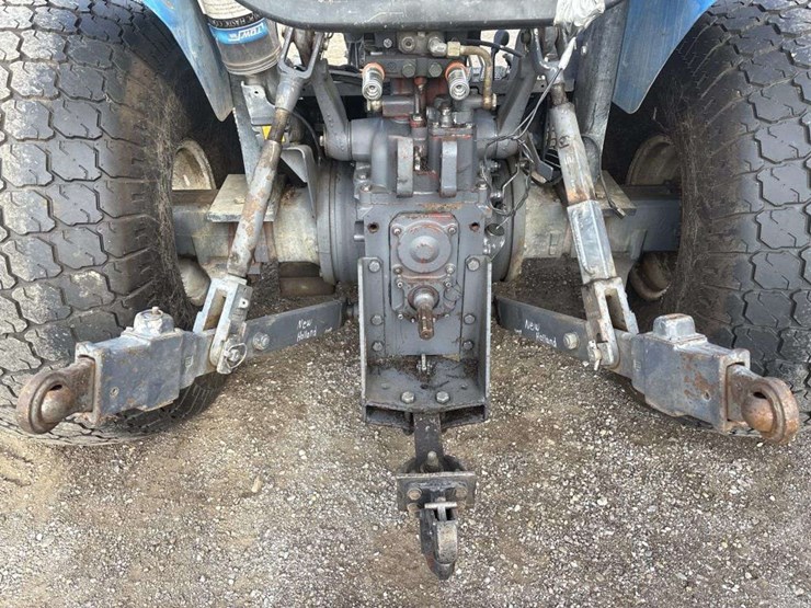 new-holland-tractor-image-19
