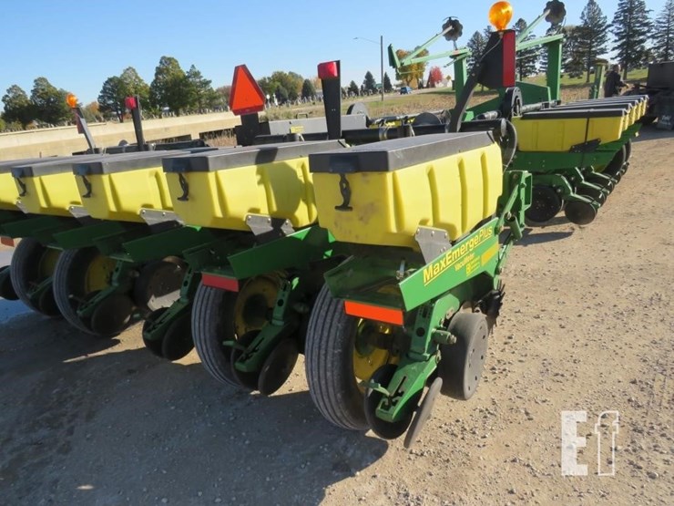 2000-john-deere-1770-image-5