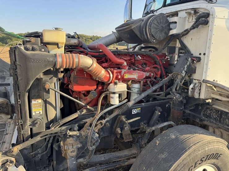 2014-peterbilt-386-image-22