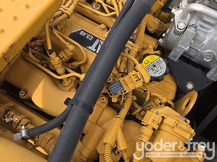 2016-caterpillar-312fgc-image-74