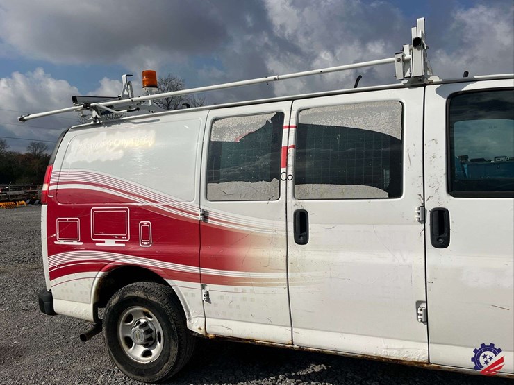 2012-chevrolet-express-van-image-34