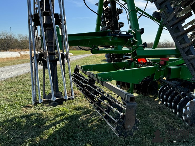 2013-john-deere-2623vt-image-17