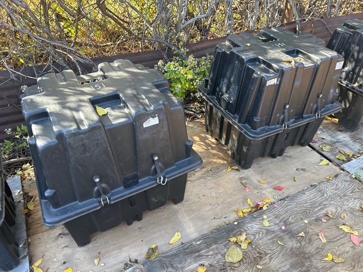 #151-•-(4)-plastic-transport-cases-image-1