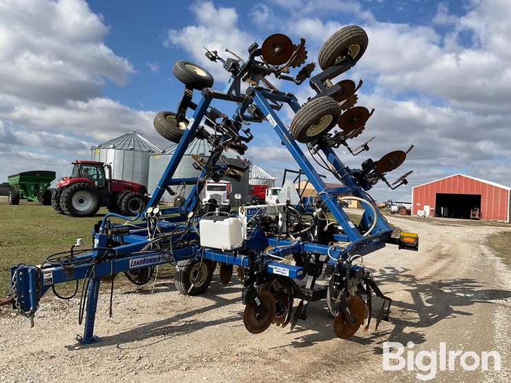 2013-blu-jet-landrunner-image-1